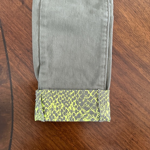 Taupe jean pants Size 26 with stretch SUPER CUTE EUC - Picture 2 of 12